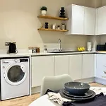 Luxury New Apartment In Great Location