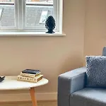 Luxury New Apartment In Great Location