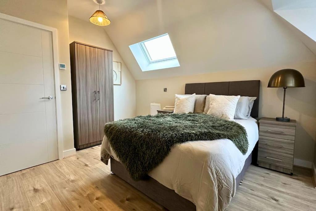 Luxury New In Great Location