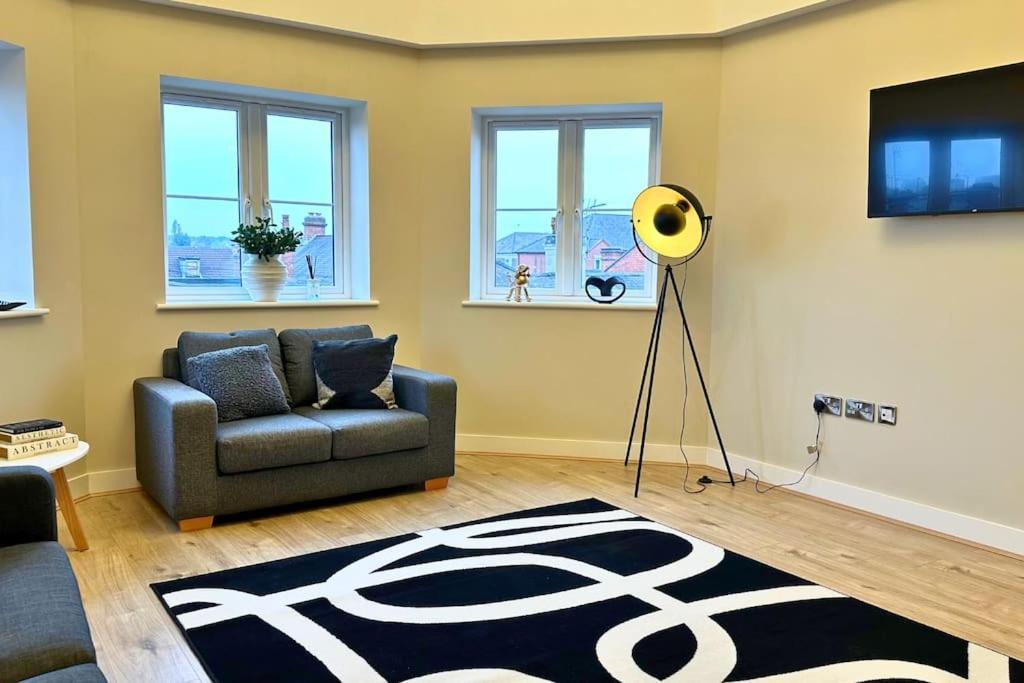 Apartment Luxury New In Great Location *